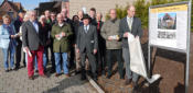 Einweihung der Tafel VI Cafe Blessing