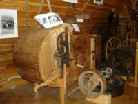 Putzmühle zur Säuberung des Getreides nach dem Dreschen